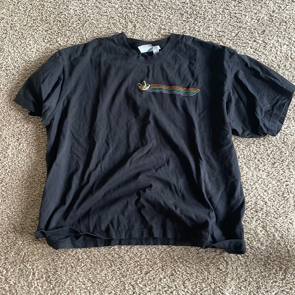 Vintage Adidas Black t-shirt, size LARGE